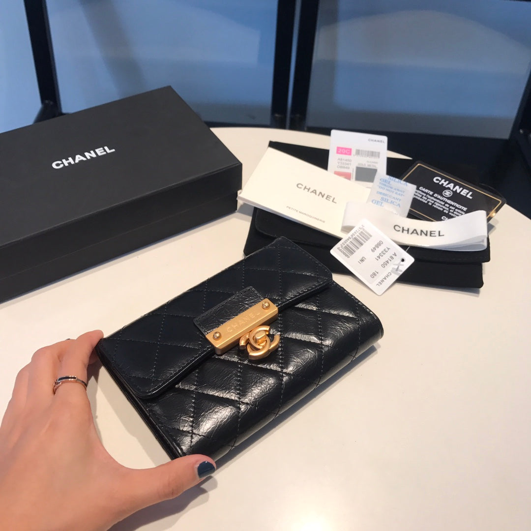 Chanel 油蠟牛皮復古三折中夾