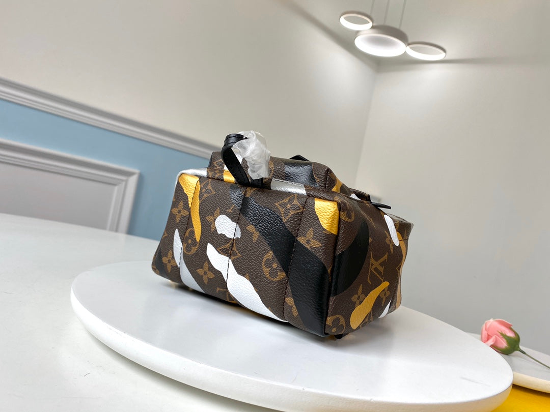 M45143 路L家-英雄聯盟系列為 Palm Springs  Monogram迷你雙肩包