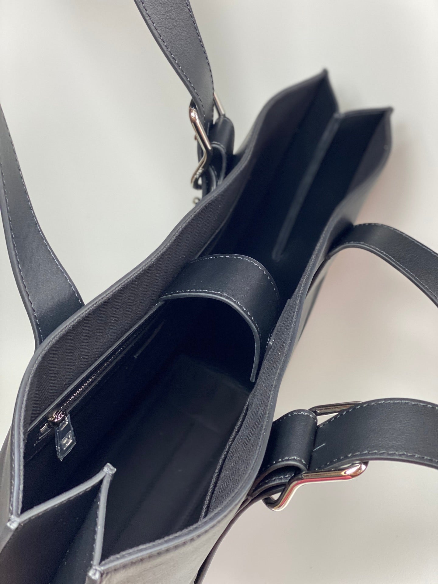羅L威-Buckle Horizontal Tote 手袋