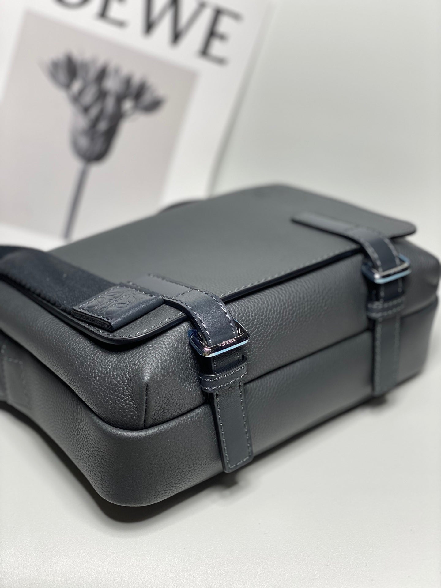羅L威-2022新款 郵差包 xs