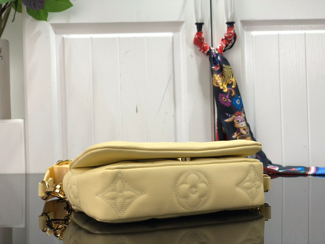 M81399 路L家-Wallet on Strap 手袋 鏈條包 黃色