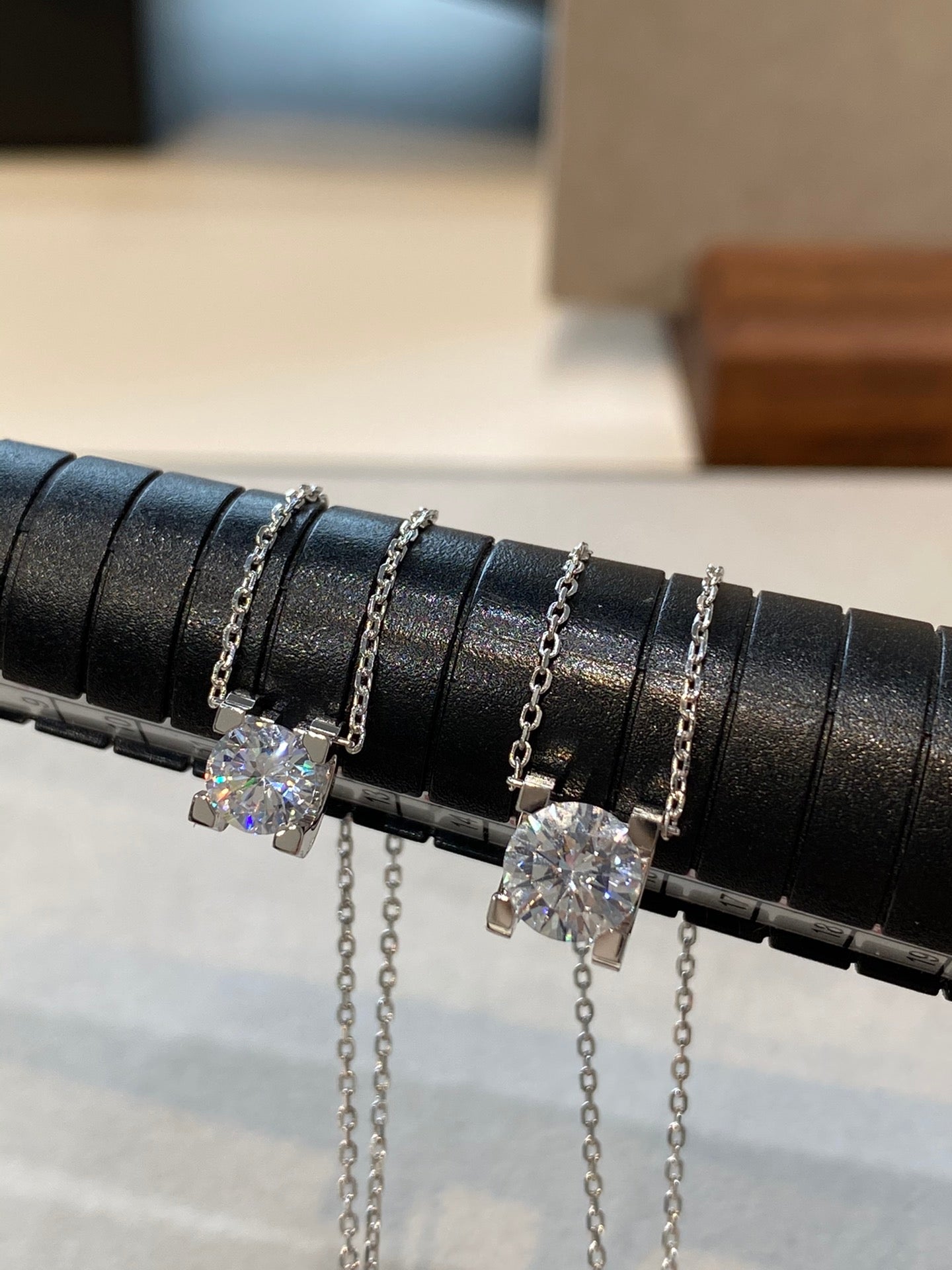 Cartier 牛角鑽石項鍊-60分/一克拉