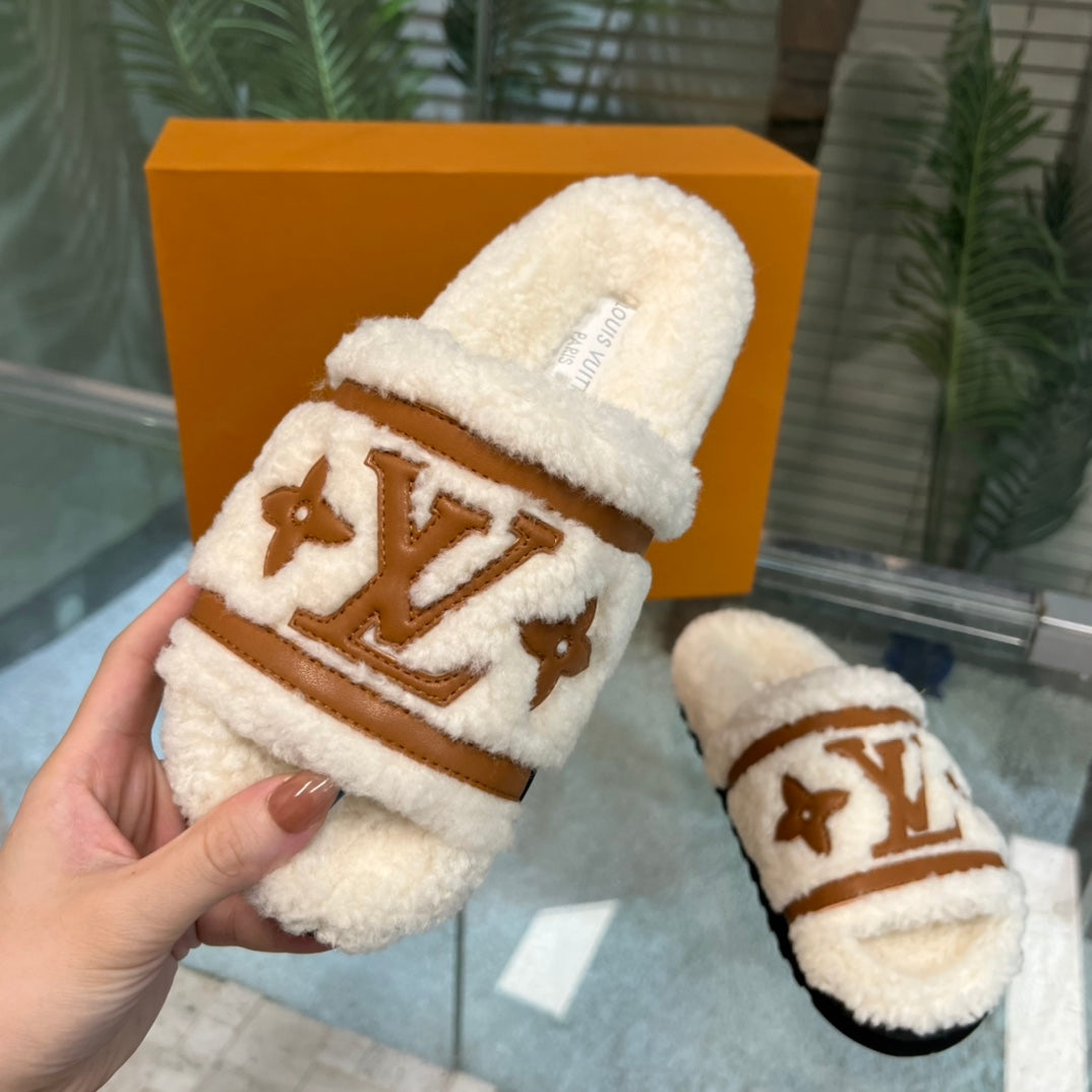 路L家-2022早春新款 毛毛拖鞋 白色