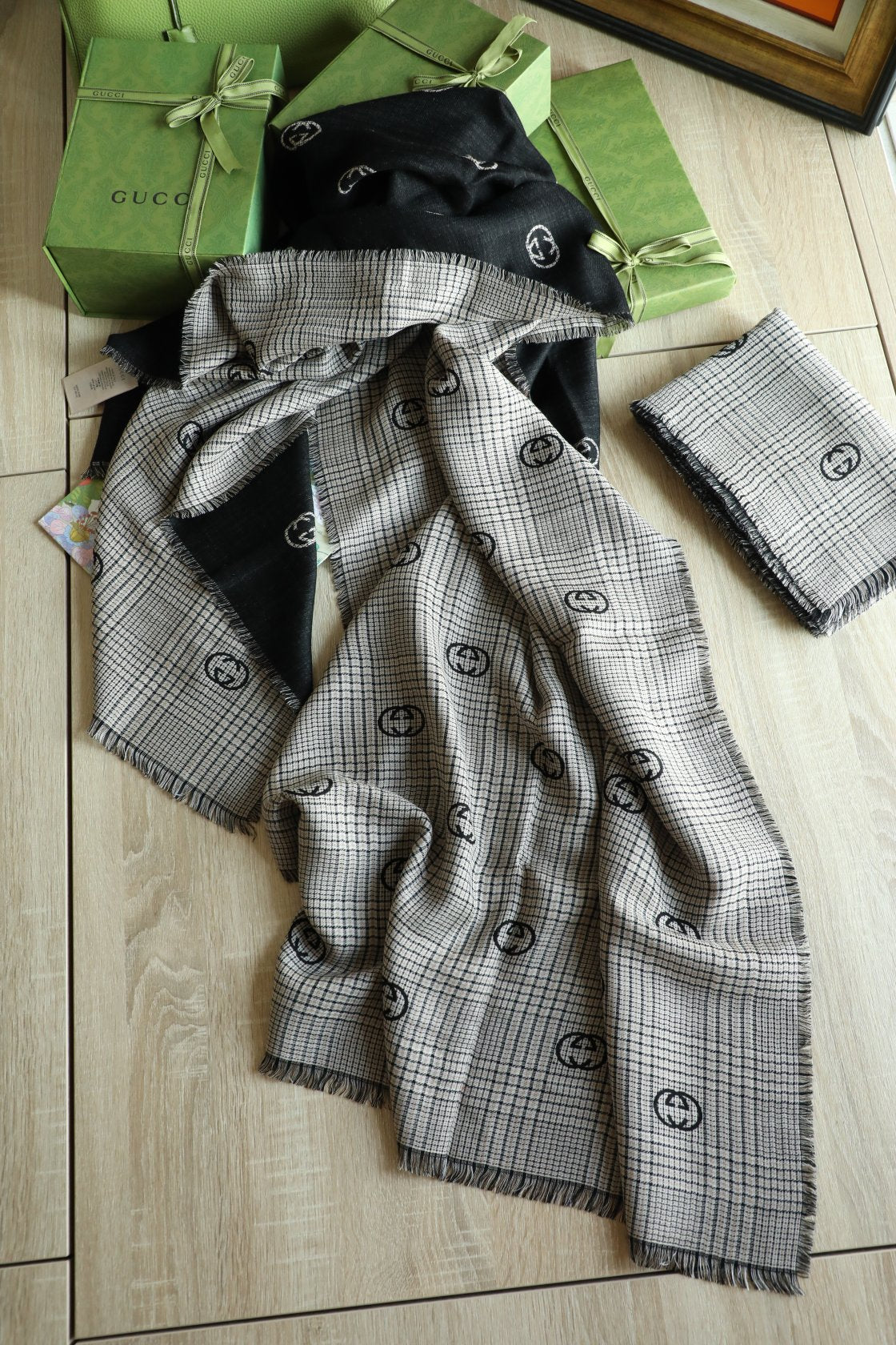 古G家-刺繡雙面圍巾 70*200cm 絲絨面料