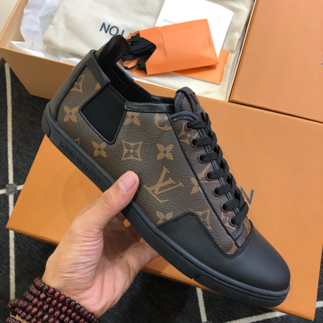 Lou-平底休閒鞋 經典款 咖色