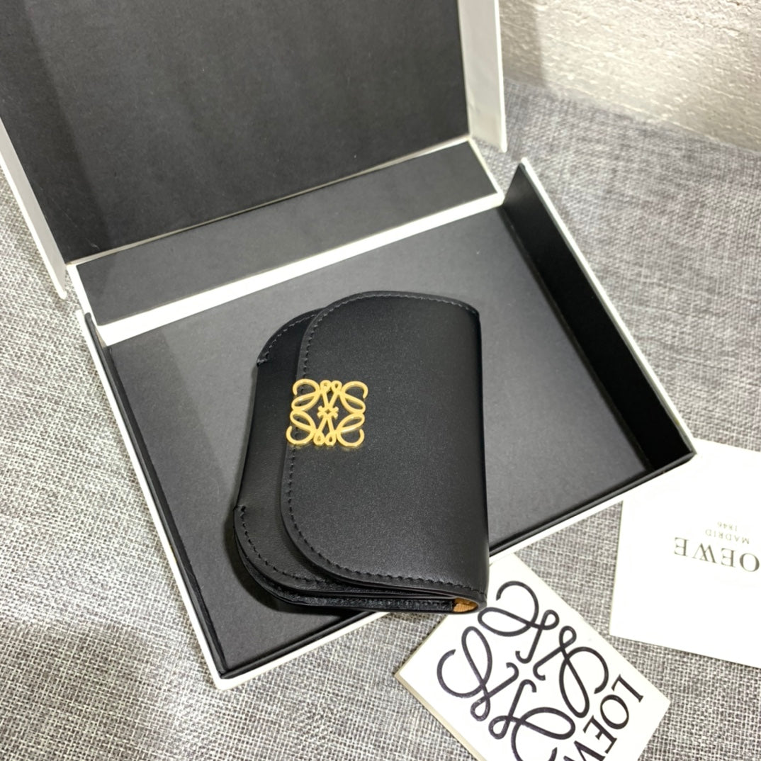 Loewe Goya 系列絲綢小牛皮卡包