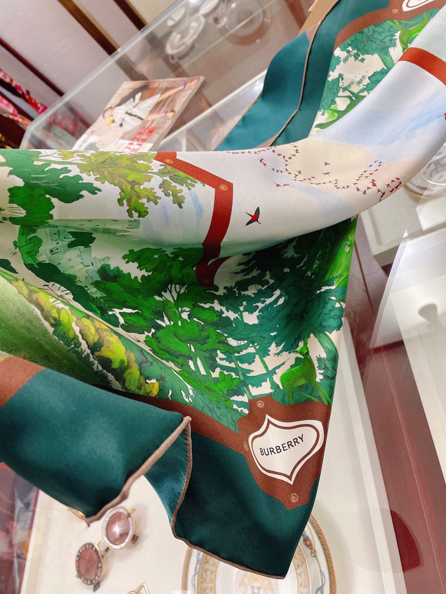 Burberry 森林城堡絲巾