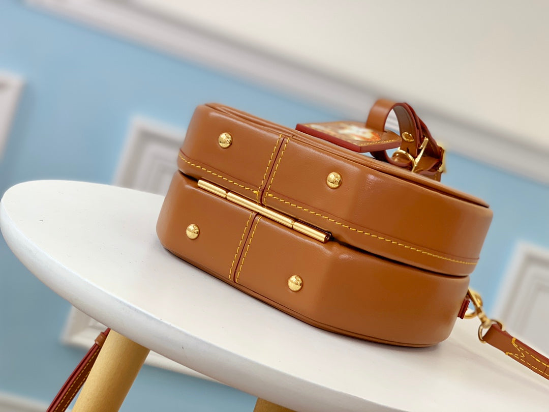 M52972 路L家-2019早春系列 Petite Boite Chapeau 圓餅包