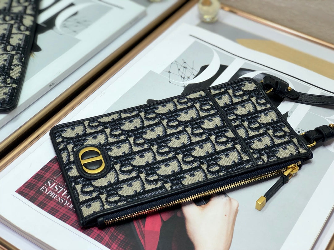 Dior 老花拉鍊扁長夾-附背帶