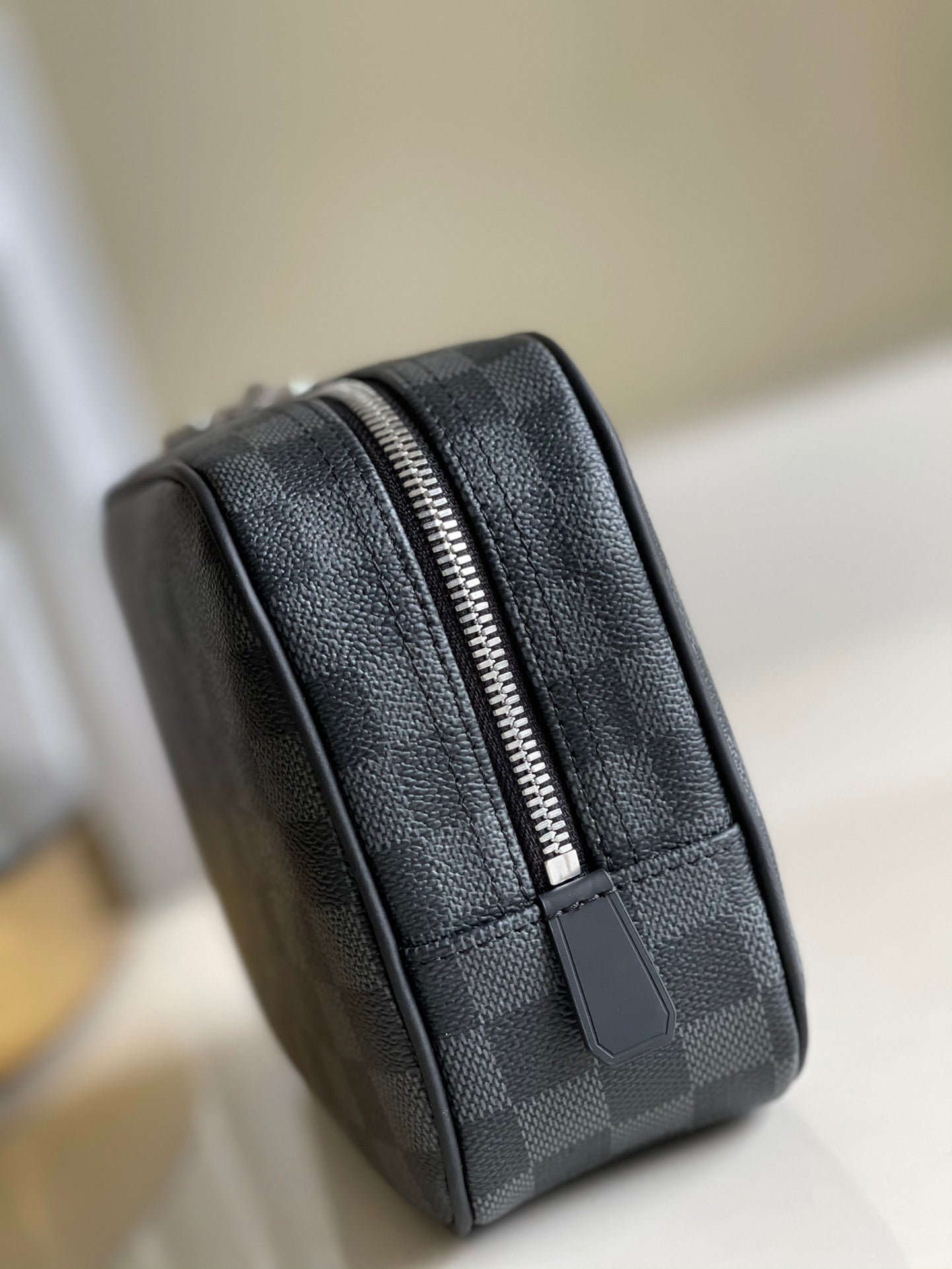 LV M43383 經典盥洗袋