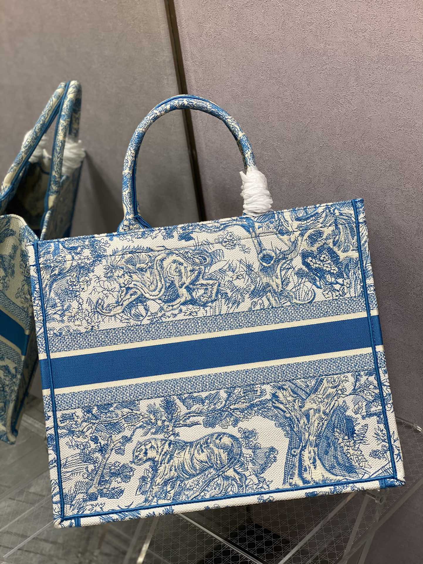 Dior Book Tote-大號41.5cm-淺藍色老虎