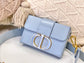 Dior 蒙田 Mini Box-平紋牛皮-珐瑯扣-17.5cm-天藍色