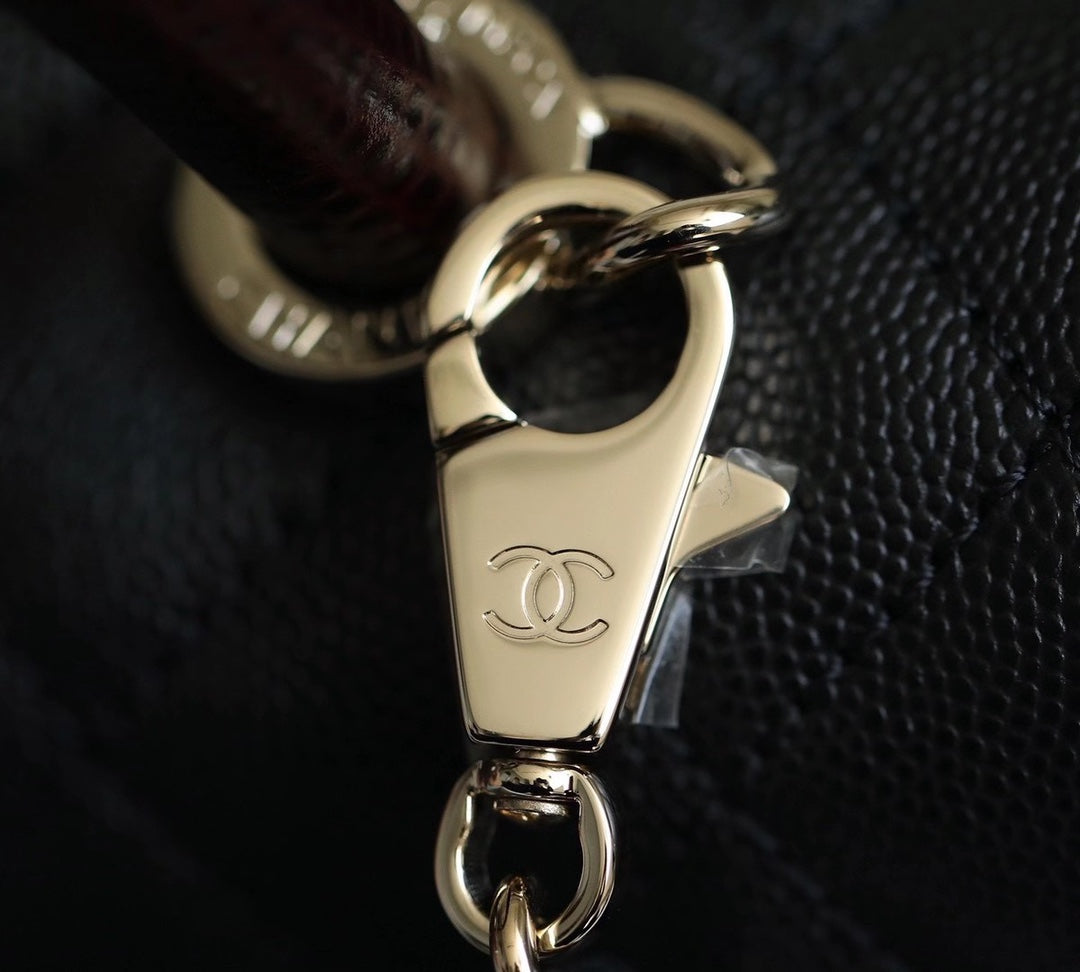 Chanel mini coco handle-黑色球紋牛皮-淡金扣