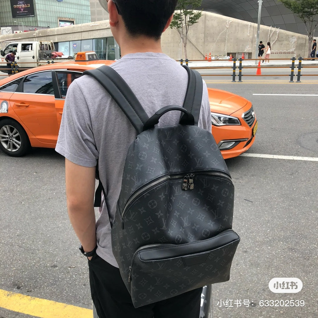 M43186 路L家-新版 後背包 上身照