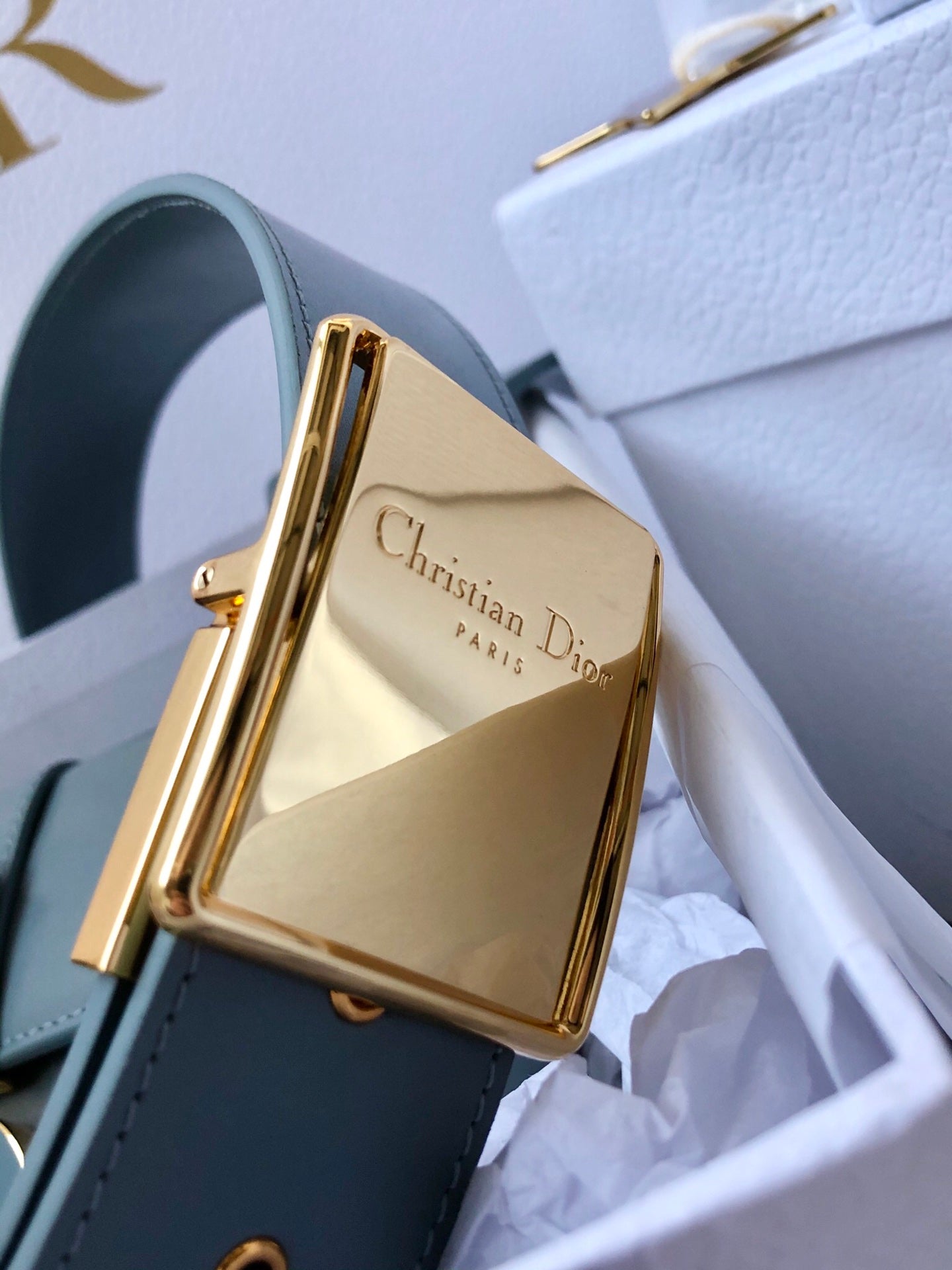 Dior 蒙田 Mini Box-平紋牛皮-珐瑯扣-17.5cm-霧霾藍