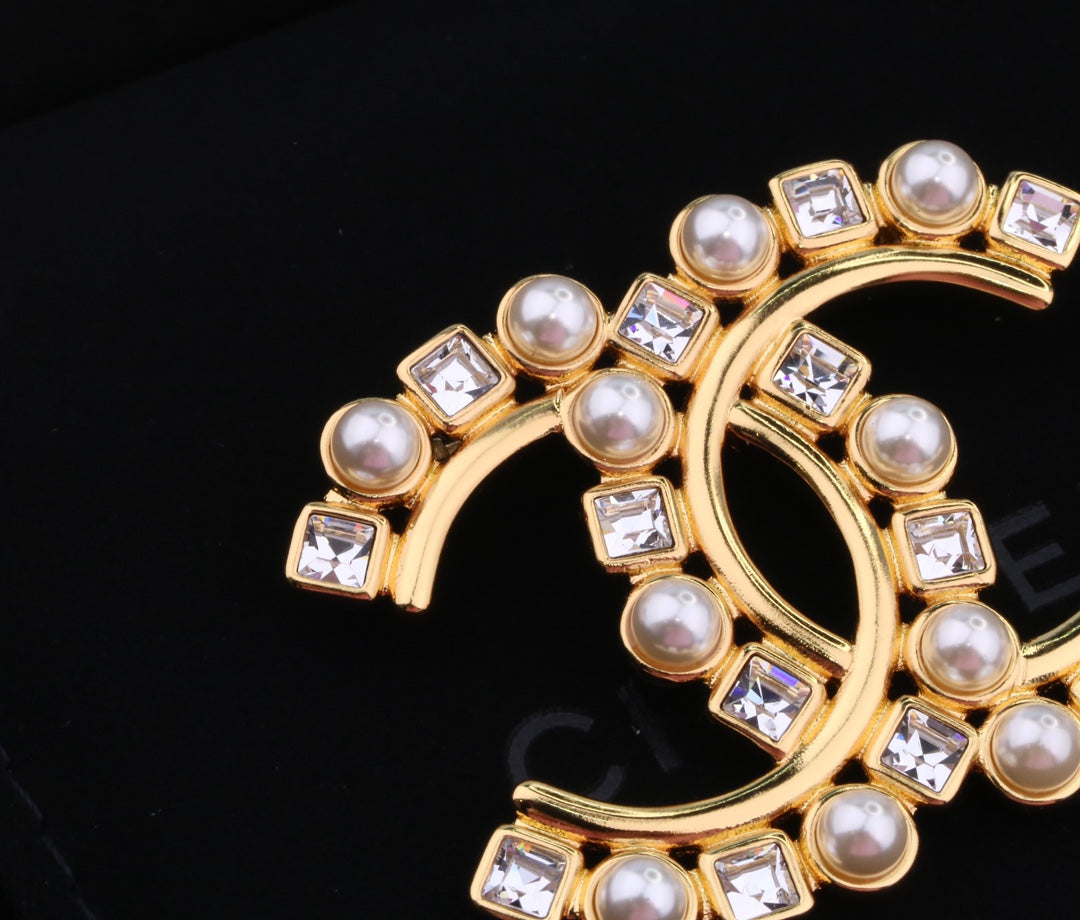 Chanel 胸針