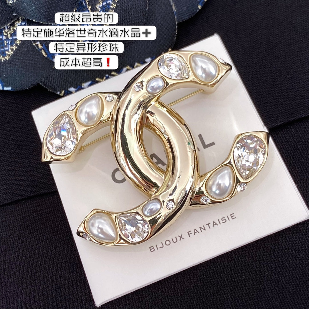 Chanel 胸針