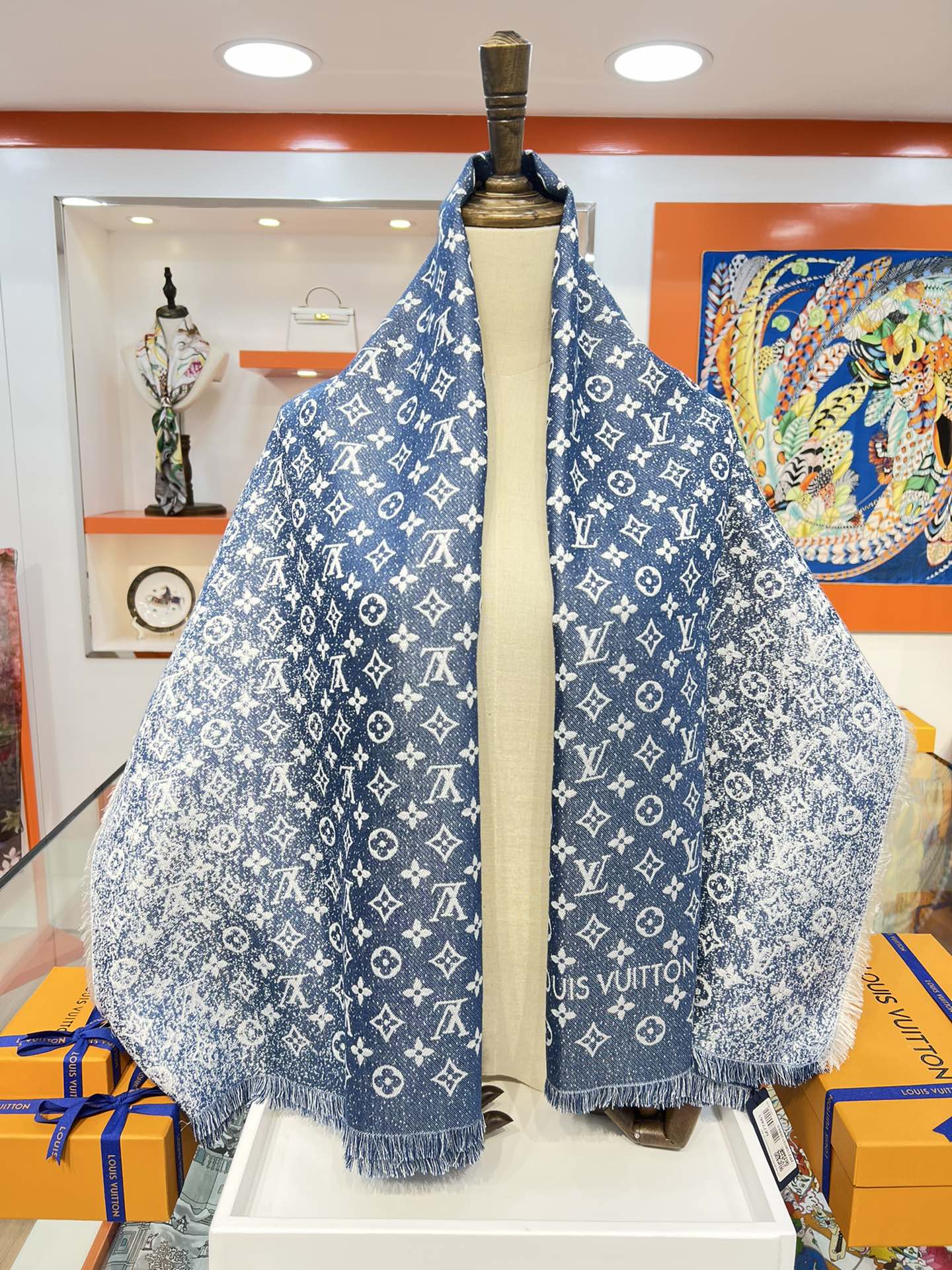 路L家-漸變牛仔老花披肩 Denim Gradient 142.5cm