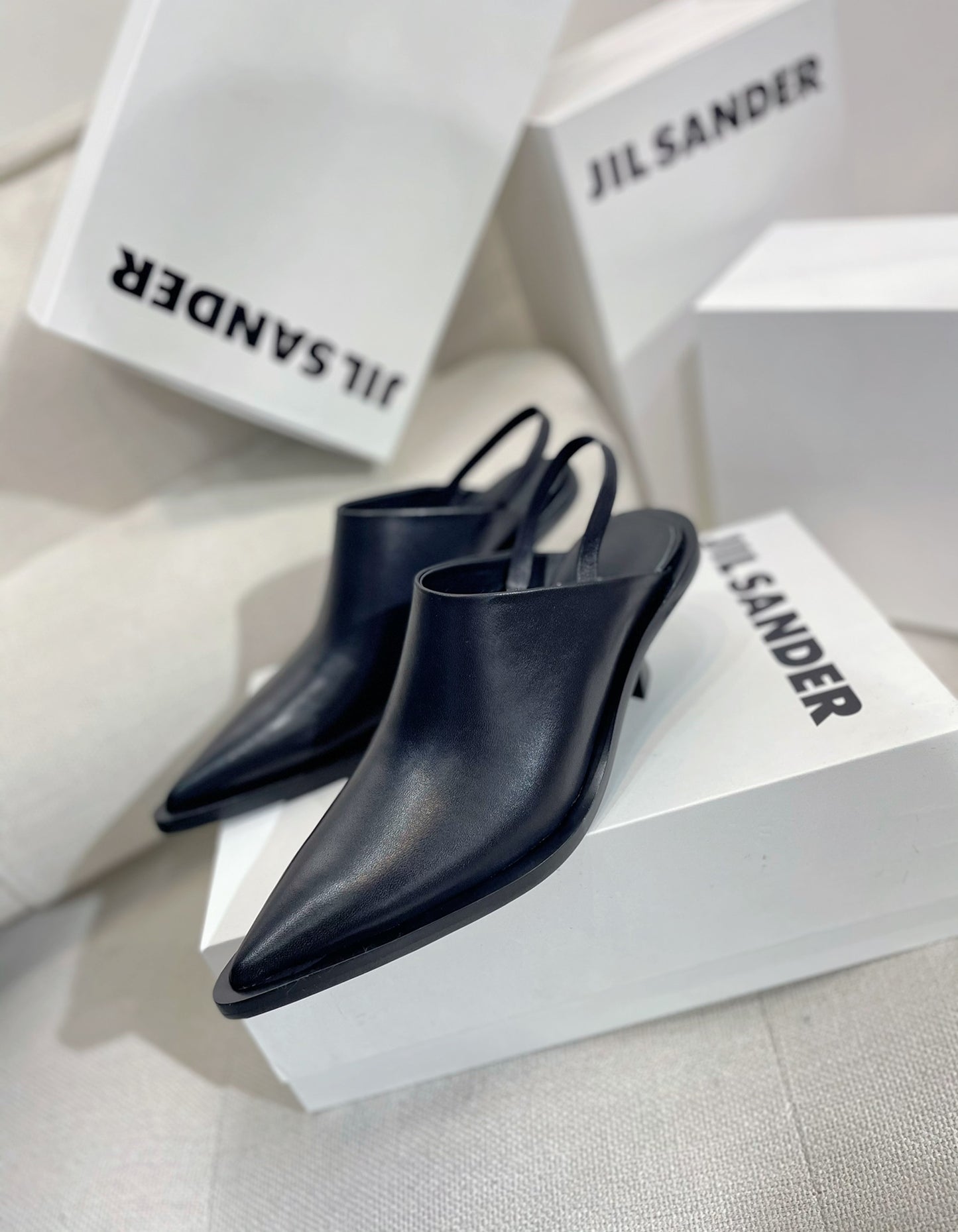Jil sander-2022春夏 走秀新款 牛皮尖頭貓跟拖鞋