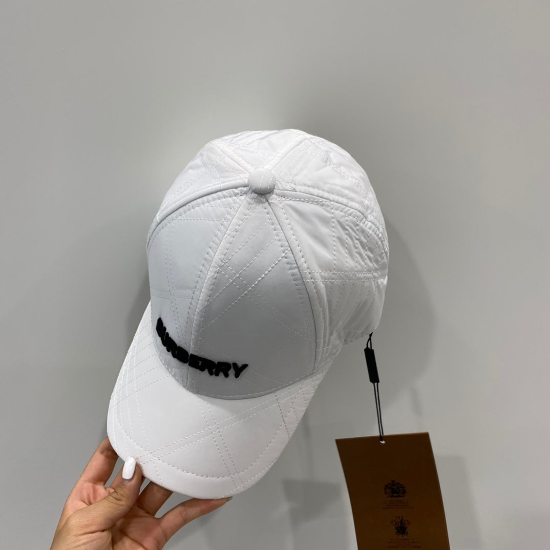 巴B家-刺繡棒球帽 白色
