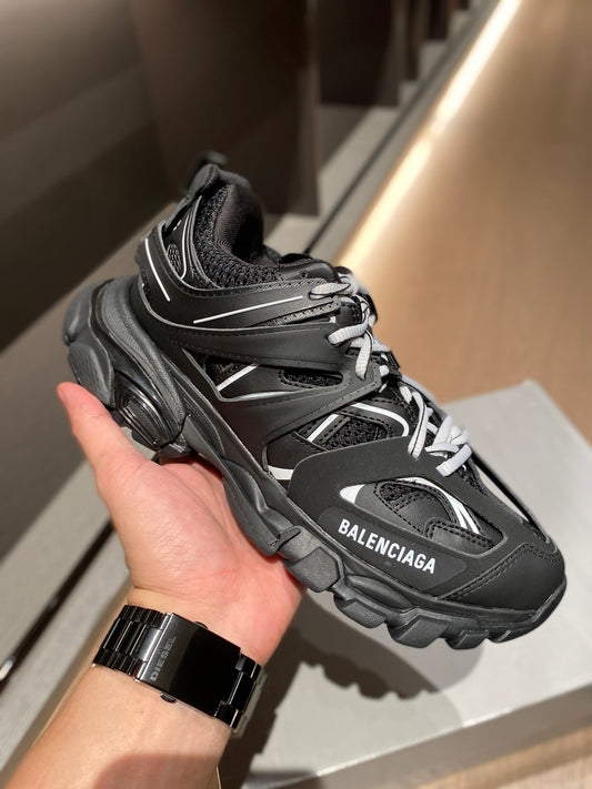 Balenciaga 巴黎世家-老爹鞋