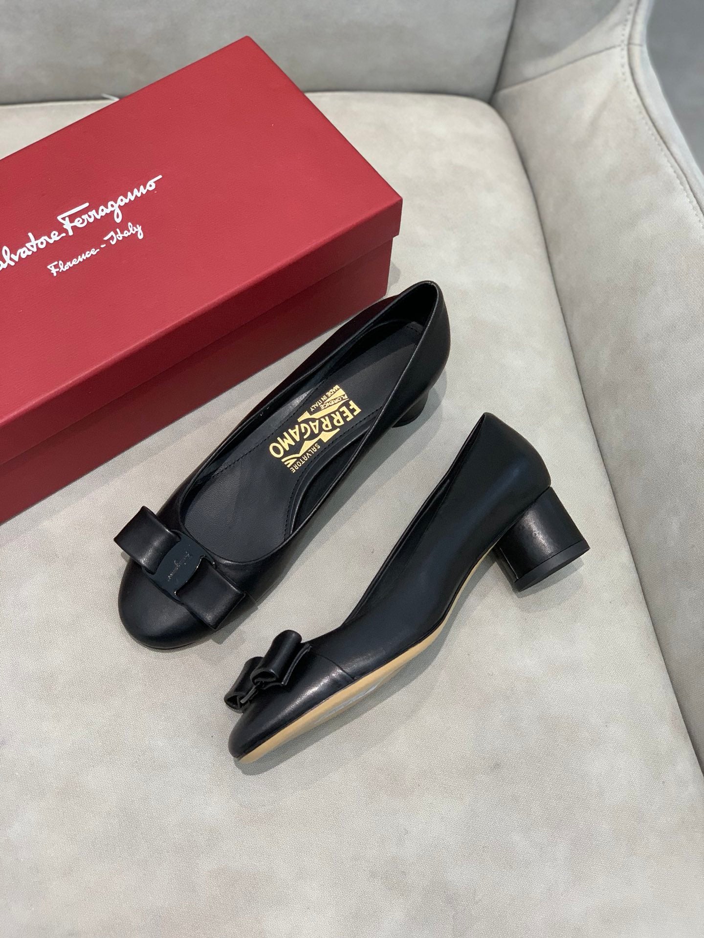Salvatore Ferragamo鞋-菲拉格慕 VARA蝴蝶結 粗低跟鞋