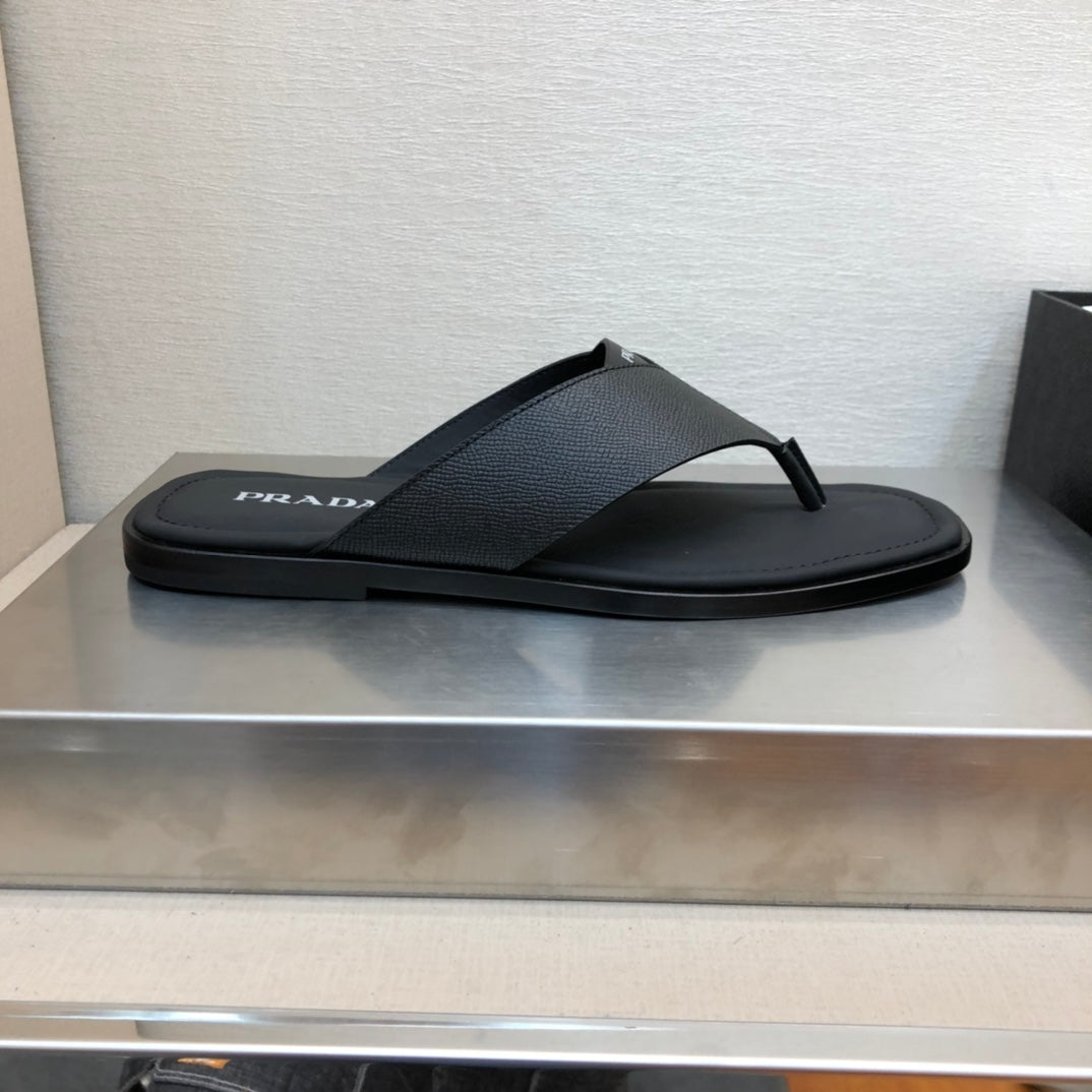 Pra-頂尖工藝真皮 夾腳拖鞋