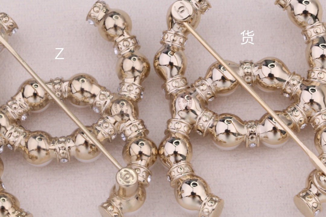 Chanel 胸針
