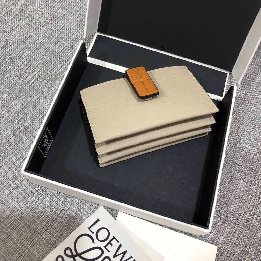 Loewe 搭扣小卡包
