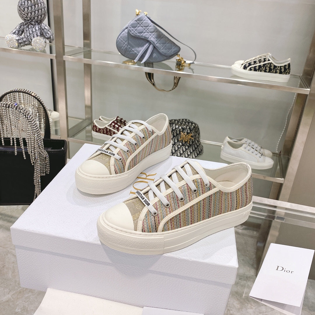 迪D家-超美彩色刺繡 帆布鞋