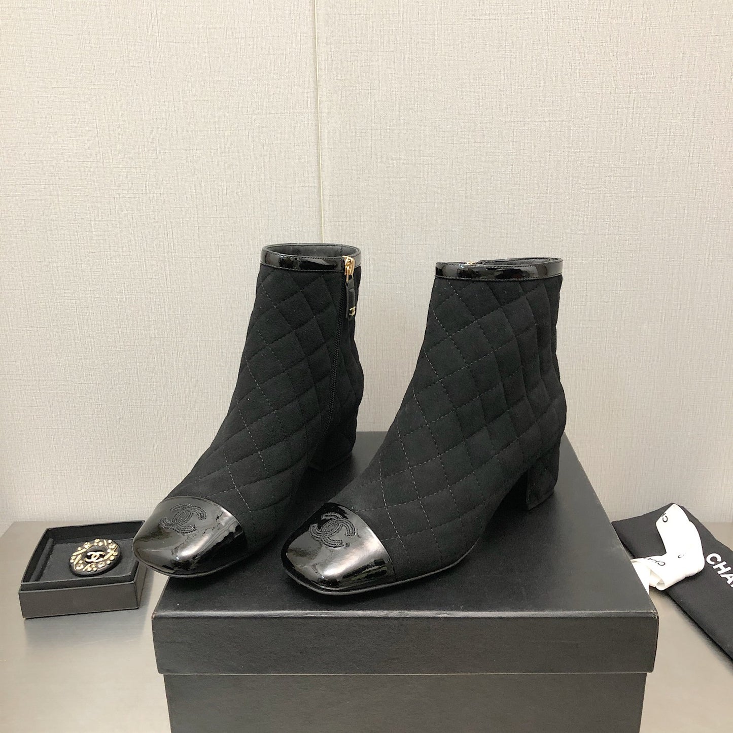 小香家-2022秋冬新款 菱格短靴 黑色