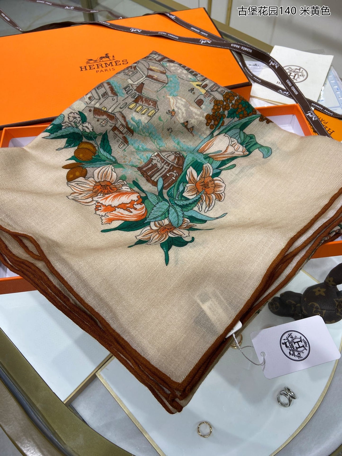小愛款-古堡花園方形圍巾 140cm140cm 70%羊絨+30%真絲