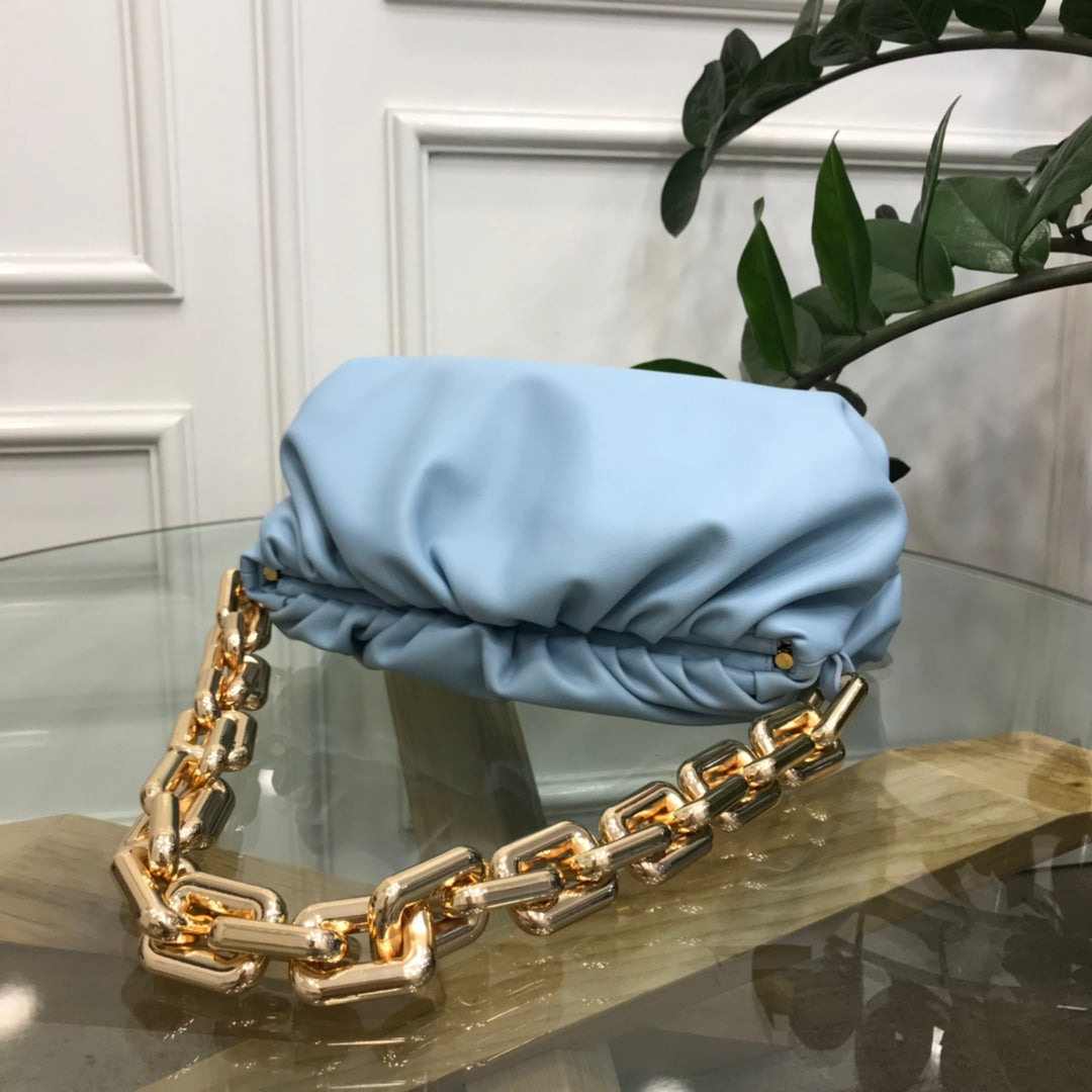 B編織- The  pouch 鏈條 雲朵包 31x16X12cm