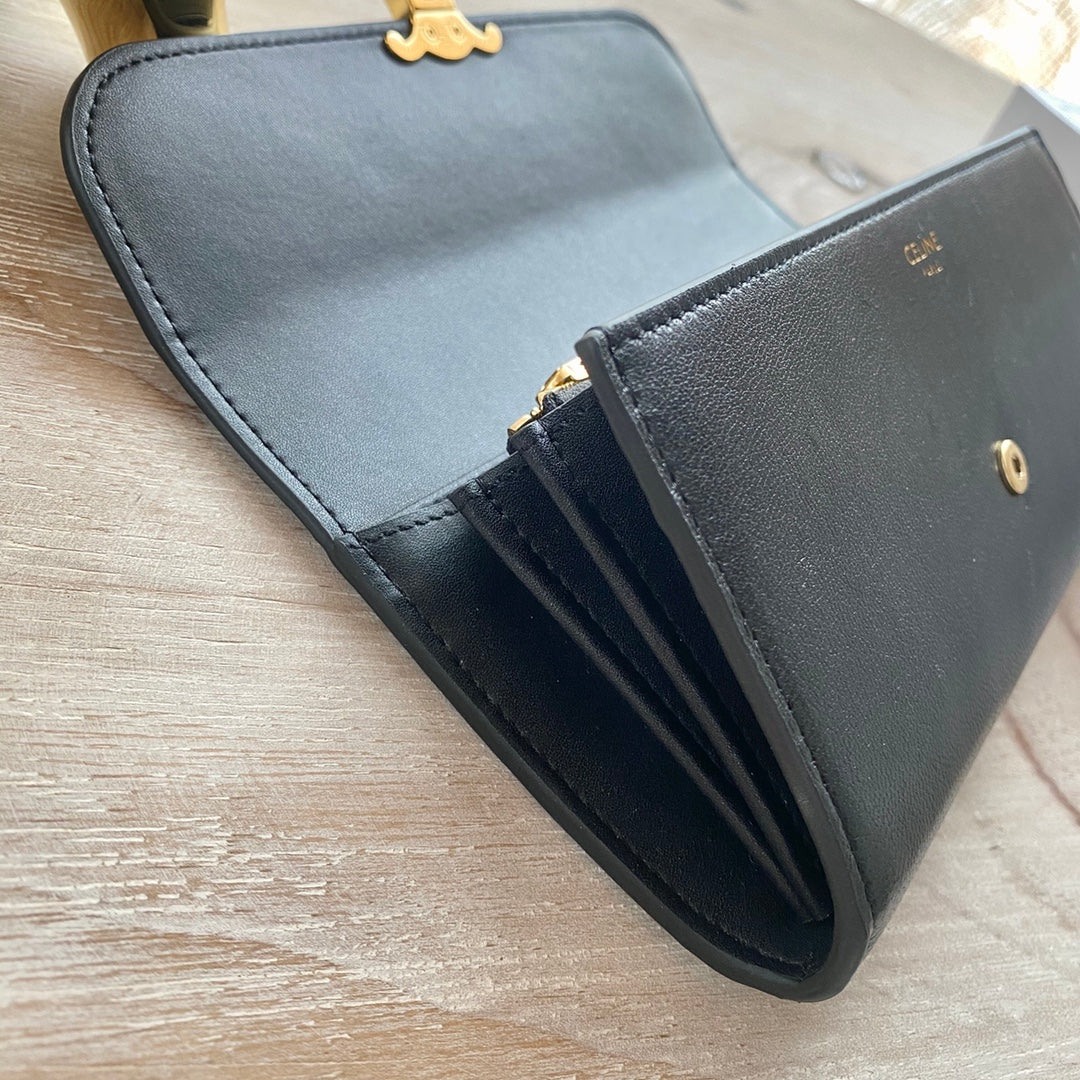 Celine TRIOMPHE 大號亮澤光滑羊皮革翻蓋長夾