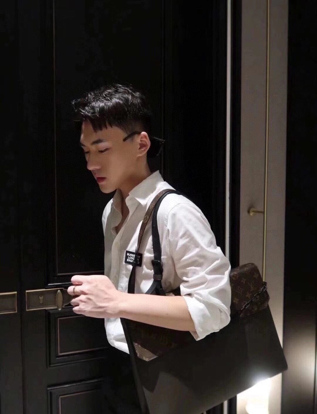LV M30591 Robusto 男款公文包