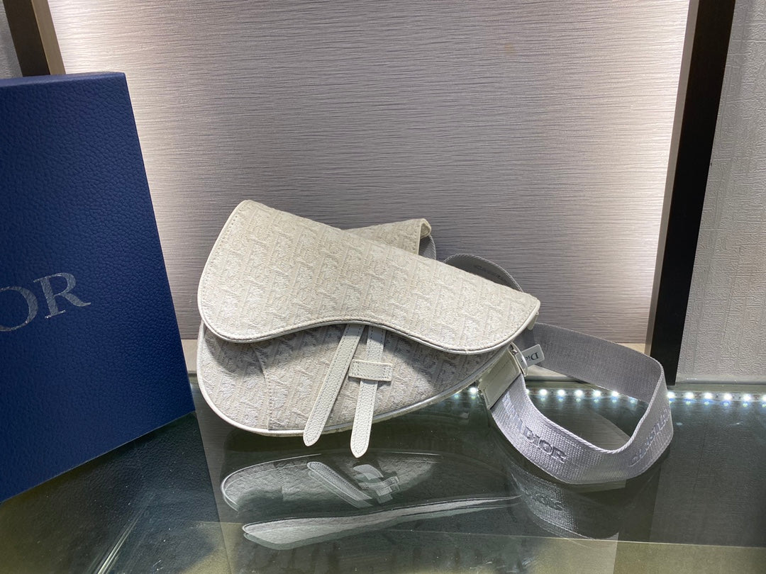 Dior Saddle 馬鞍包-2020男款 白色老花