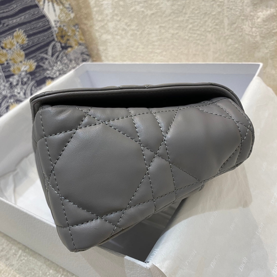 Dior-Caro 菱格紋 胖胖包 中號 灰色