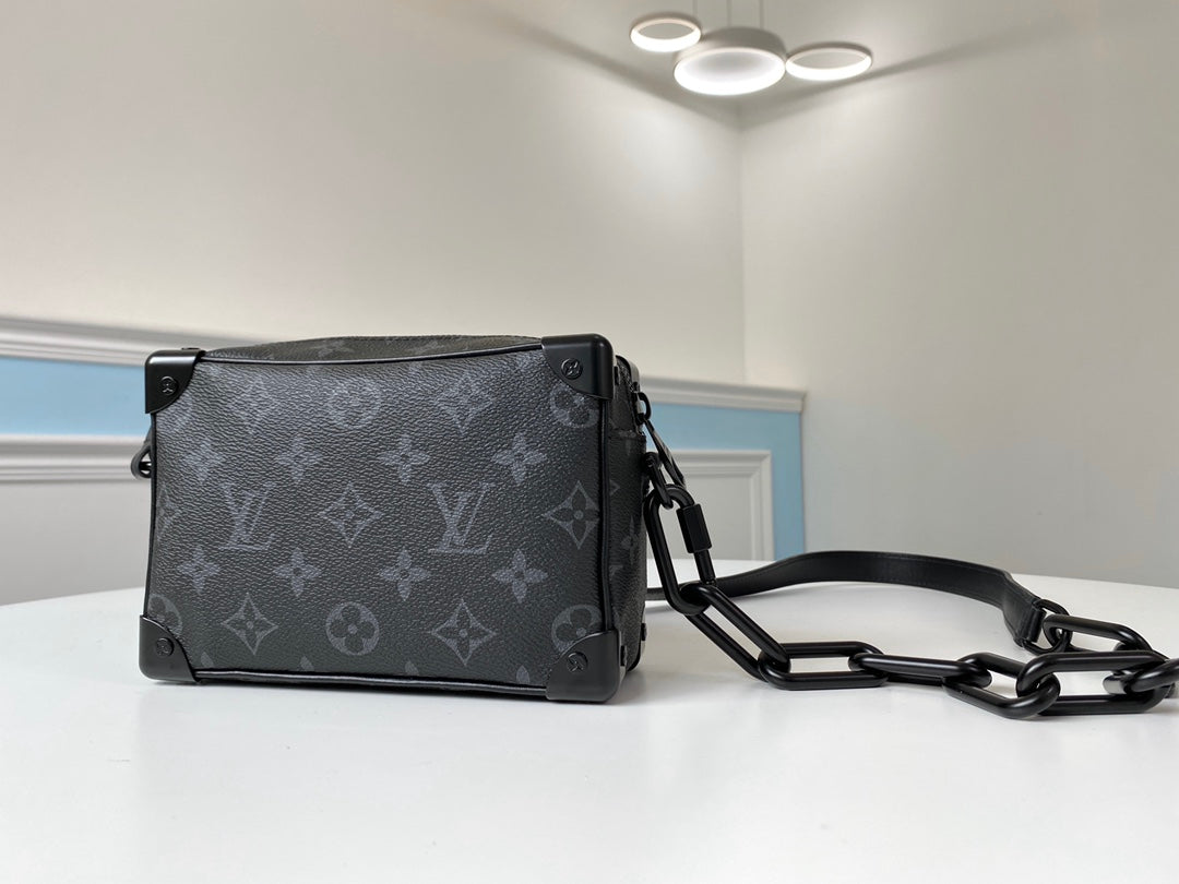 M44735 路L家-2019 春夏 Mini Soft Trunk 手袋