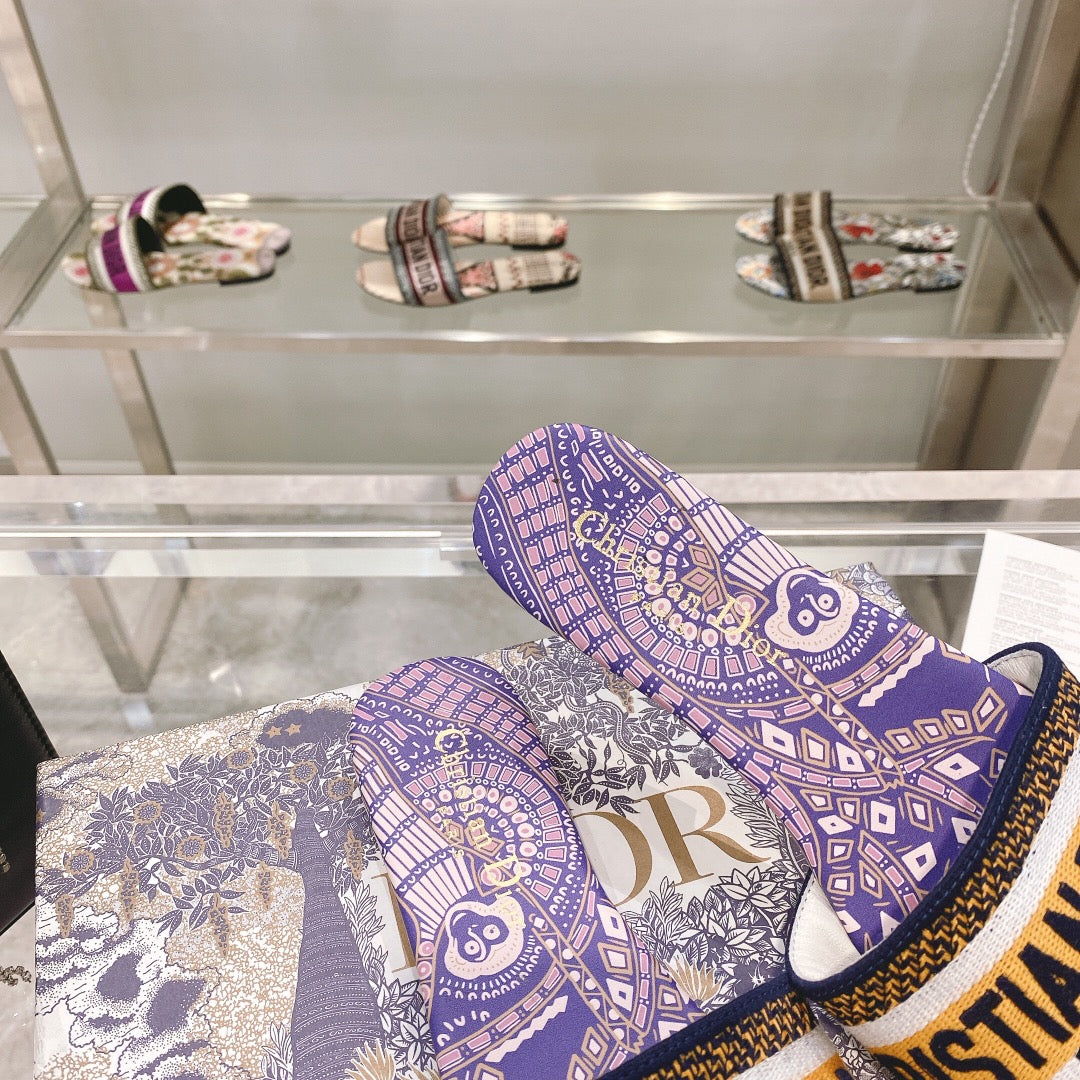 迪D家-老花刺繡皮底拖鞋