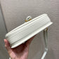 Dior Bobby系列 East-Wes 腋下包 白色
