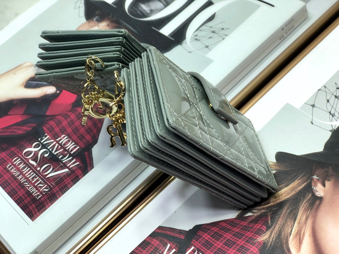 Dior 風琴卡包