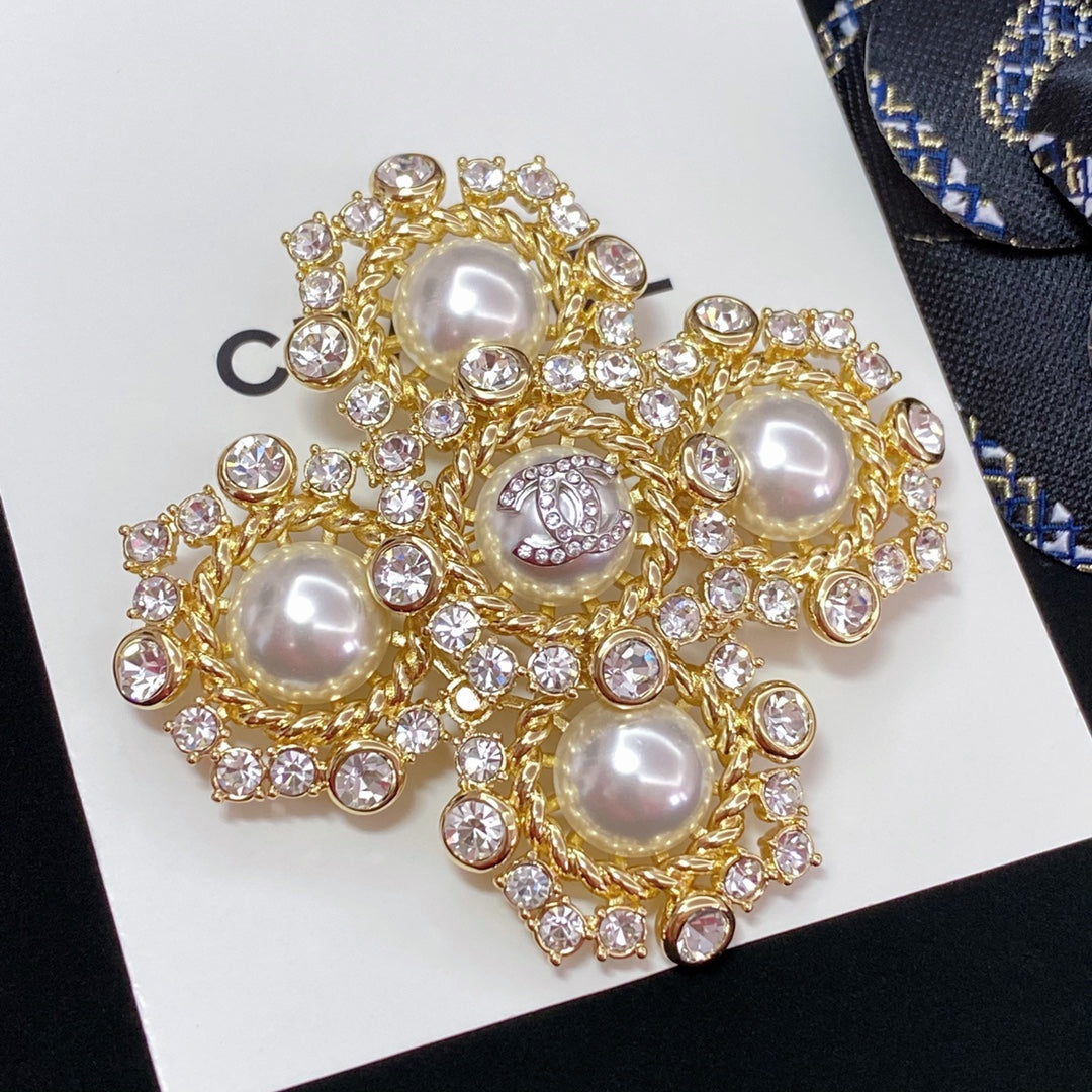 Chanel 胸針