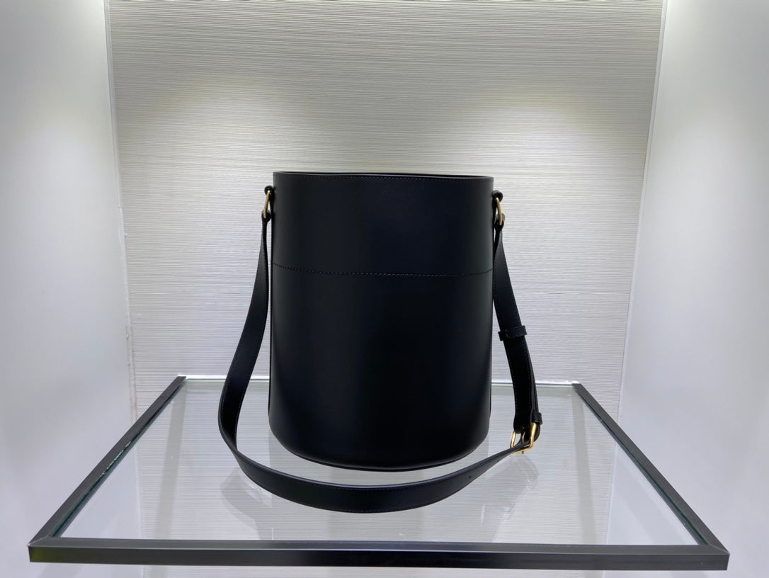 賽C家-BUCKET  牛皮肩背水桶包