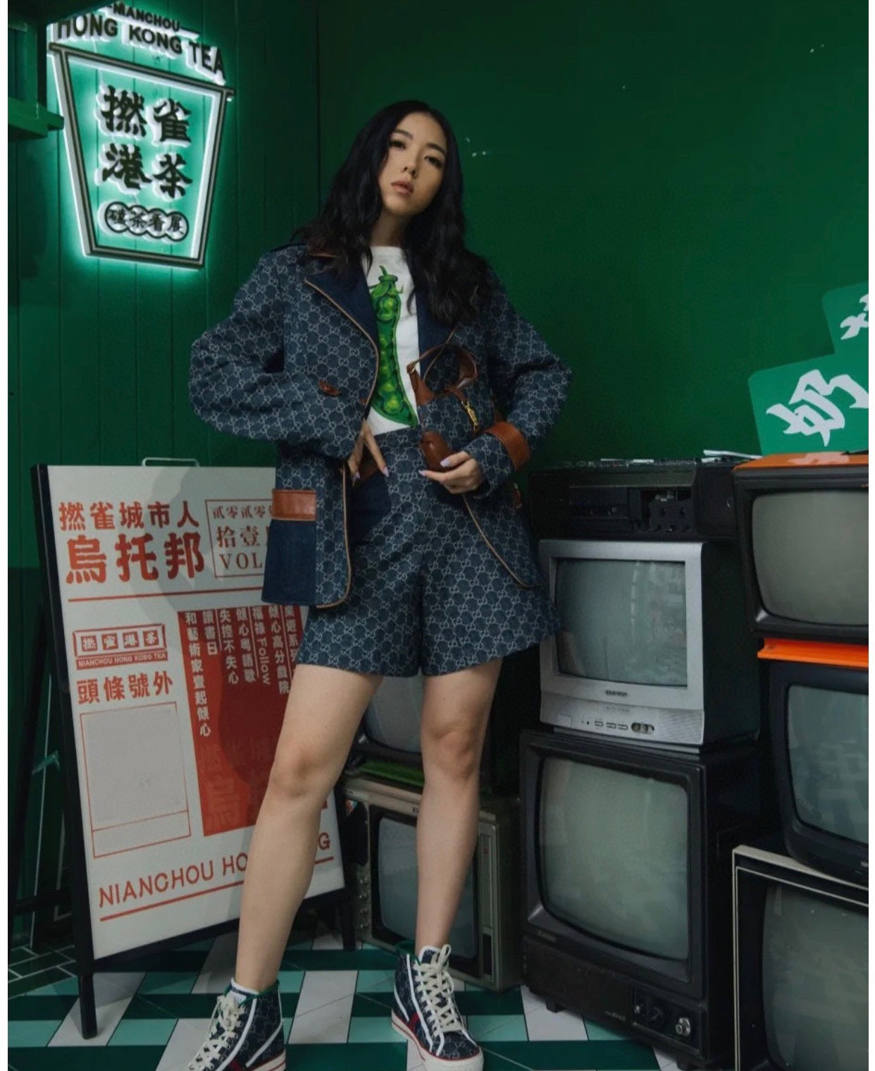 古G家-經典 mini Jackie 牛仔帆布手-腋下包-上身圖分享