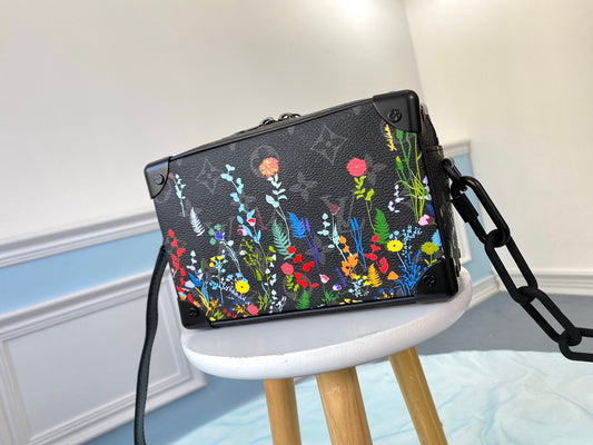 M44480 路L家-MINI SOFT TRUNK 手袋 郵差包