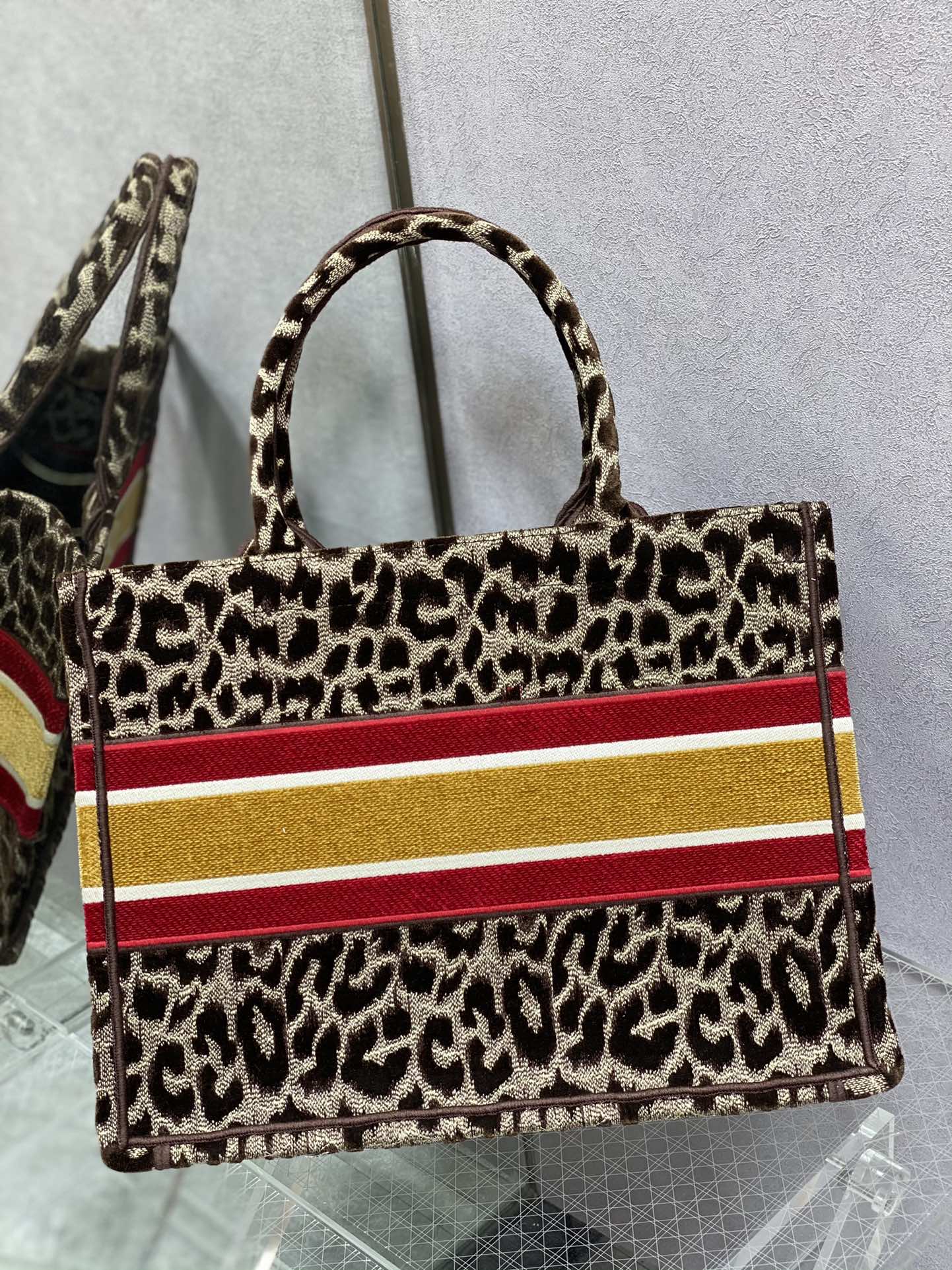 Dior Book Tote-小號36.5cm-絲絨豹紋