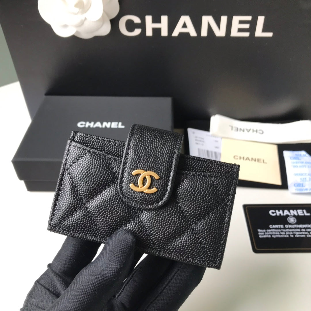 Chanel 多隔層風琴式卡包