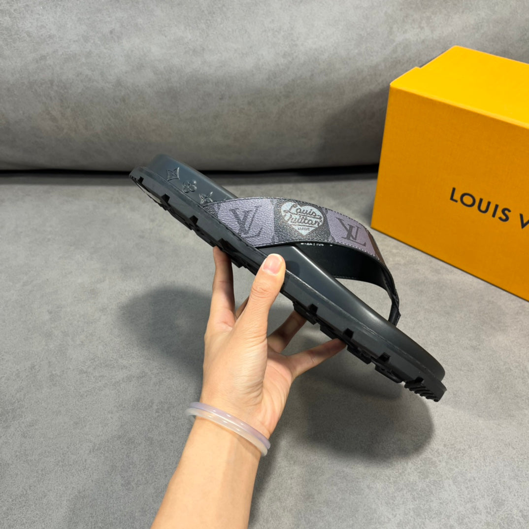 Lou-2022春夏新款 愛心圖夾腳拖鞋