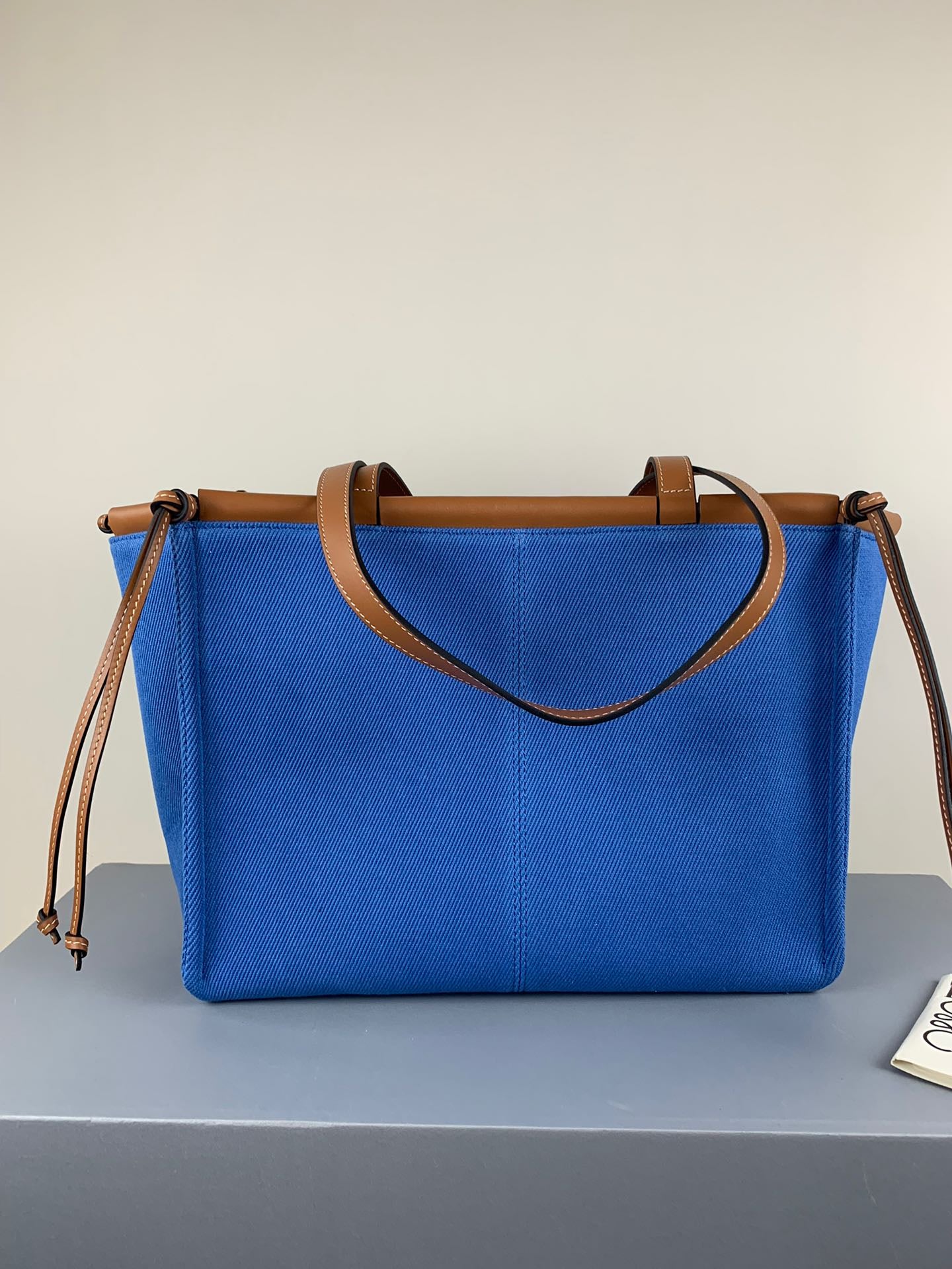 羅L威-Cushion tote 藍色棕皮