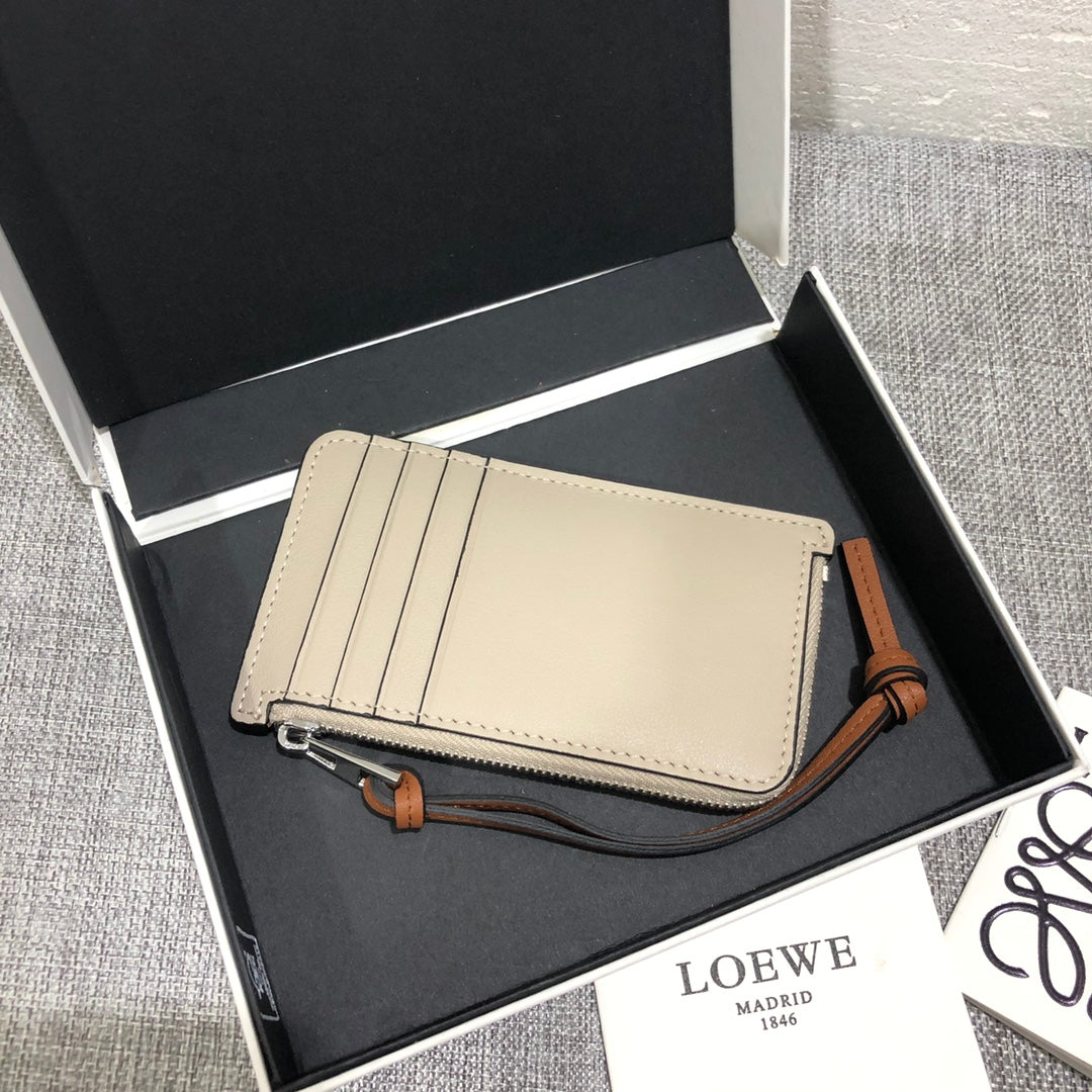 Loewe 貝殼拉鍊小卡包